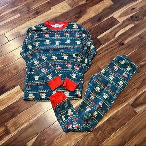 Hanna Andersson adult size medium Disney Star Wars Christmas pajamas unisex